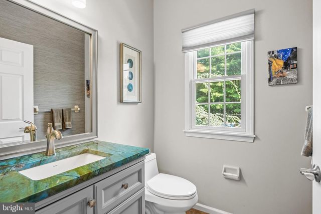 6 CULLEN WAY, Hamilton, NJ 08620