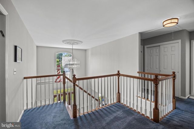 6 CULLEN WAY, Hamilton, NJ 08620