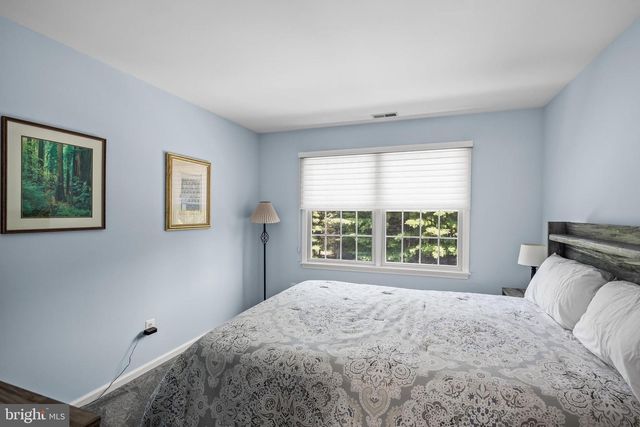 6 CULLEN WAY, Hamilton, NJ 08620
