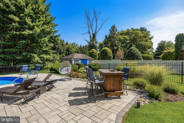 6 CULLEN WAY, Hamilton, NJ 08620