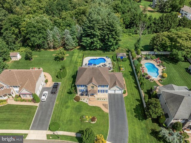 6 CULLEN WAY, Hamilton, NJ 08620
