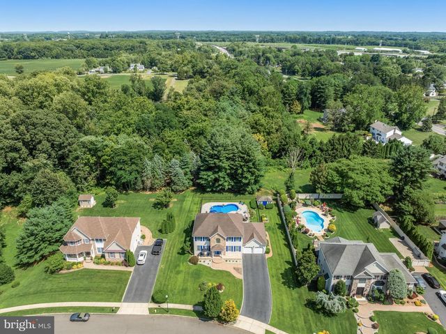 6 CULLEN WAY, Hamilton, NJ 08620