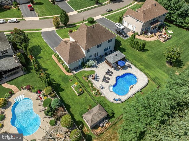 6 CULLEN WAY, Hamilton, NJ 08620