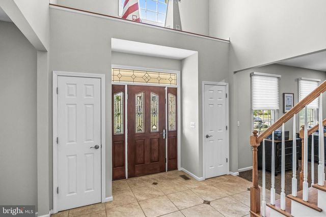 6 CULLEN WAY, Hamilton, NJ 08620