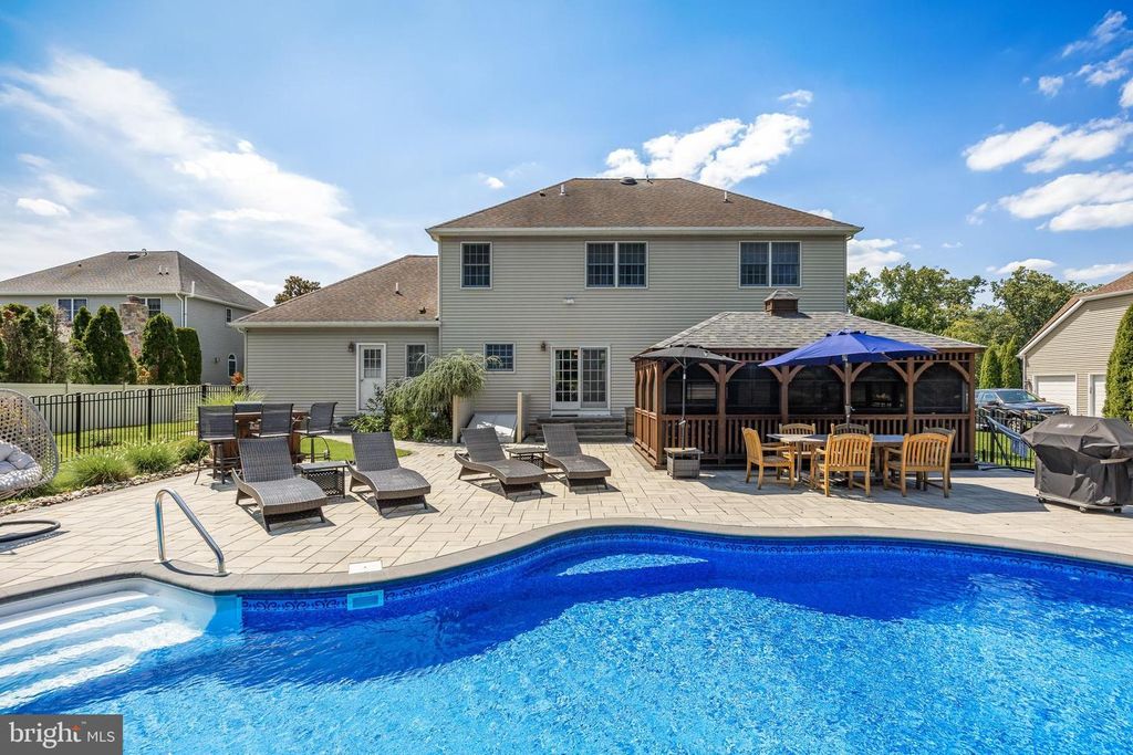 6 CULLEN WAY, Hamilton, NJ 08620