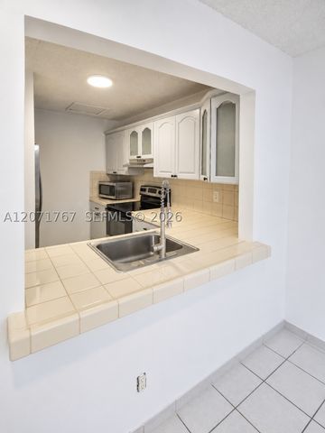 6605 W 26th Dr 24-18, Hialeah, FL 33016