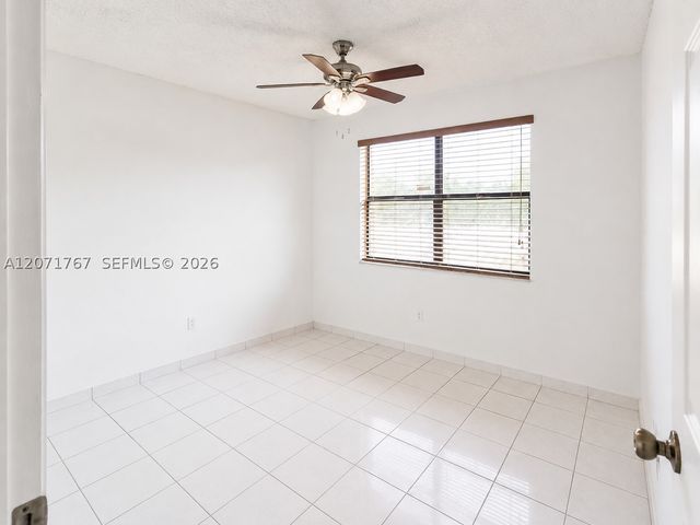 6605 W 26th Dr 24-18, Hialeah, FL 33016