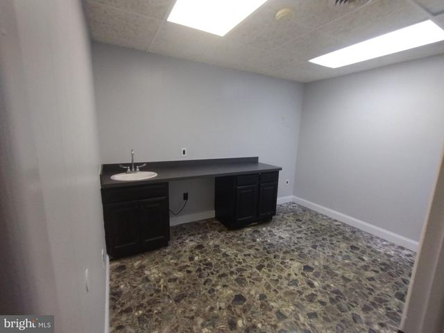 4 S WEST BLVD #LEFT, Newfield, NJ 08344