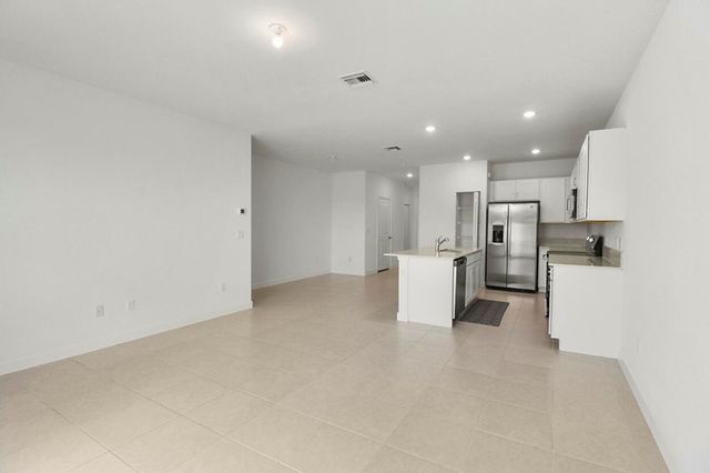 640 SE Lake Falls Street, Port St. Lucie, FL 34984