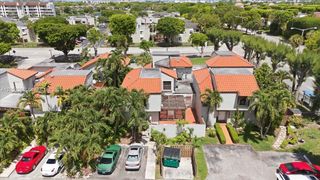 10339 NW 9th St Circle 22, Miami, FL 33172