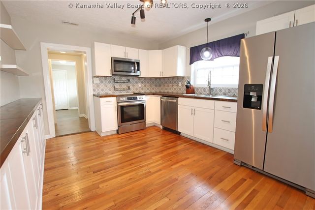 501 Abney Street, St Albans, WV 25177