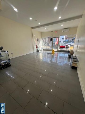 1415 Summit Avenue, Union City, NJ 07087