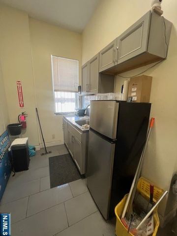 1415 Summit Avenue, Union City, NJ 07087