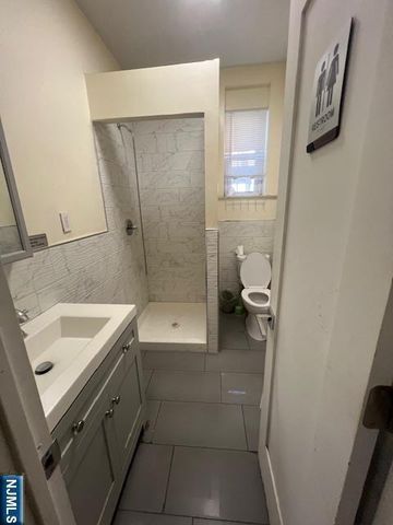 1415 Summit Avenue, Union City, NJ 07087