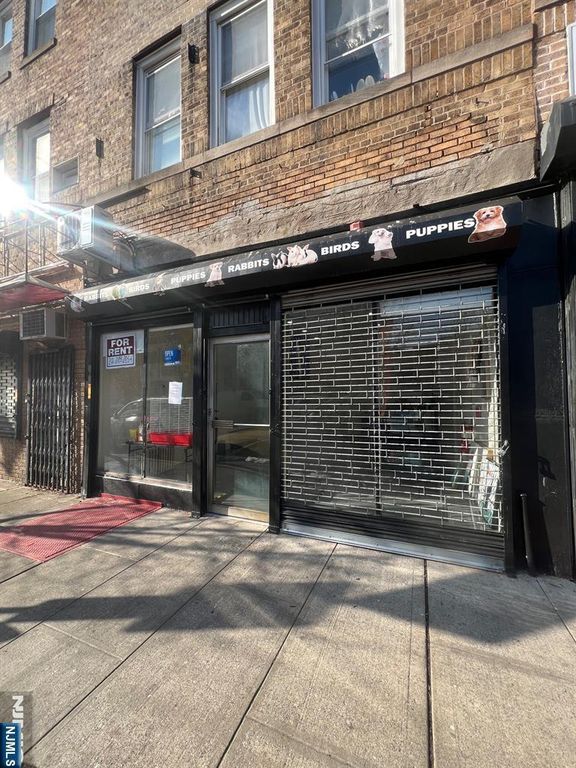 1415 Summit Avenue, Union City, NJ 07087