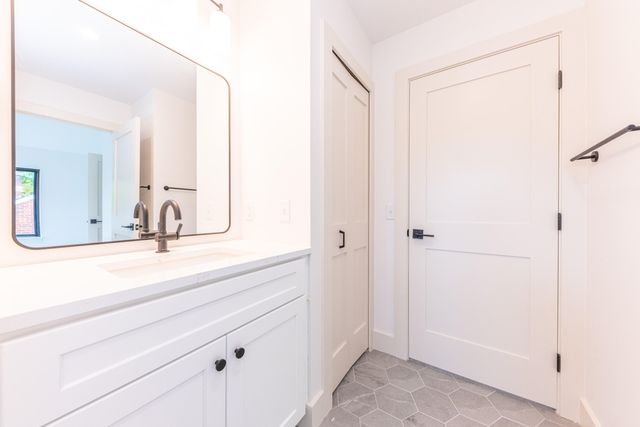 701 S 7th Street, Ann Arbor, MI 48103