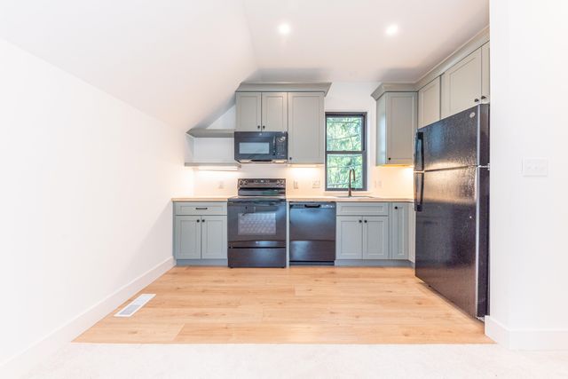 701 S 7th Street, Ann Arbor, MI 48103
