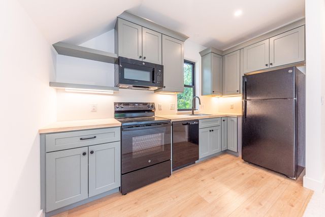 701 S 7th Street, Ann Arbor, MI 48103