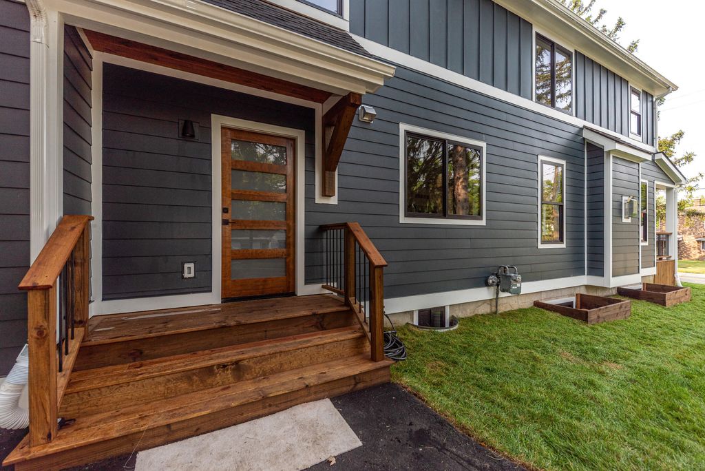 701 S 7th Street, Ann Arbor, MI 48103