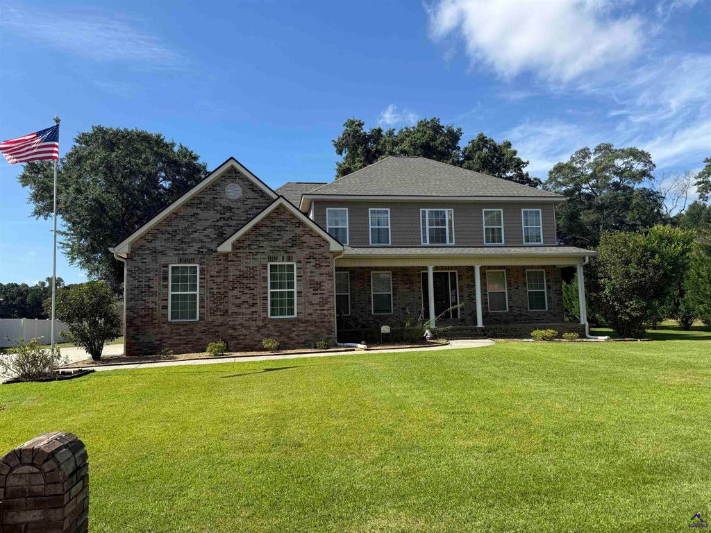 404 Redding Drive, Kathleen, GA 31047