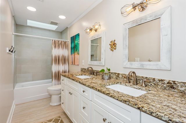 2832 Venetian Garden, Gulf Breeze, FL 32563