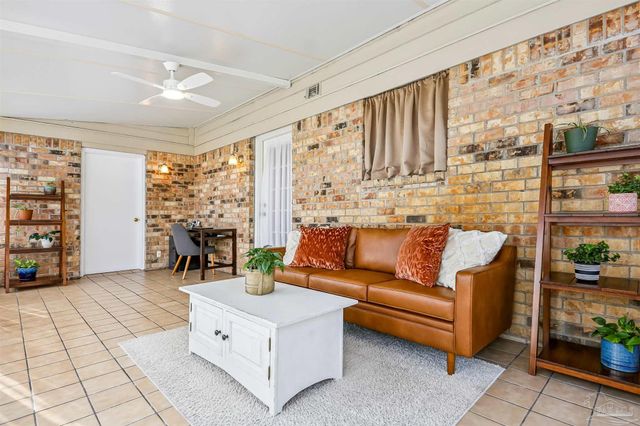 2832 Venetian Garden, Gulf Breeze, FL 32563