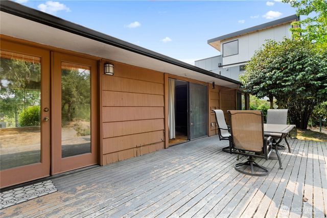 4215 51st Avenue S, Seattle, WA 98118