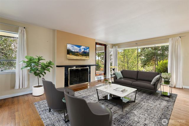 4215 51st Avenue S, Seattle, WA 98118