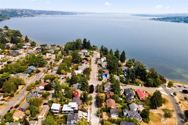 4215 51st Avenue S, Seattle, WA 98118