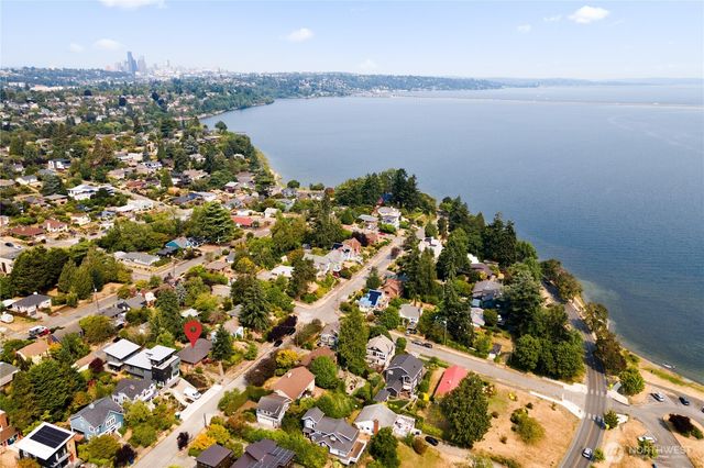 4215 51st Avenue S, Seattle, WA 98118