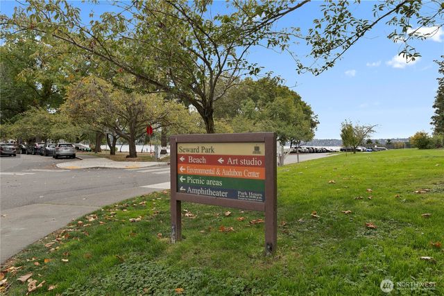 4215 51st Avenue S, Seattle, WA 98118