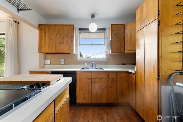 4215 51st Avenue S, Seattle, WA 98118