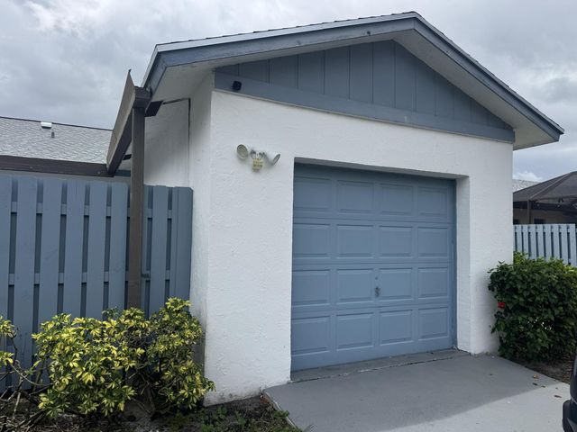 1204 Timberlane Circle 12d, Greenacres, FL 33463