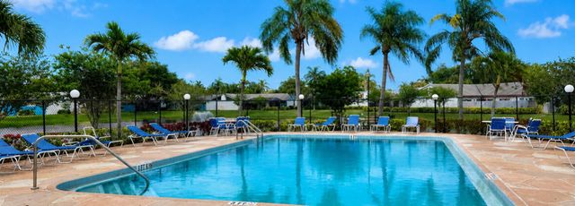 1204 Timberlane Circle 12d, Greenacres, FL 33463