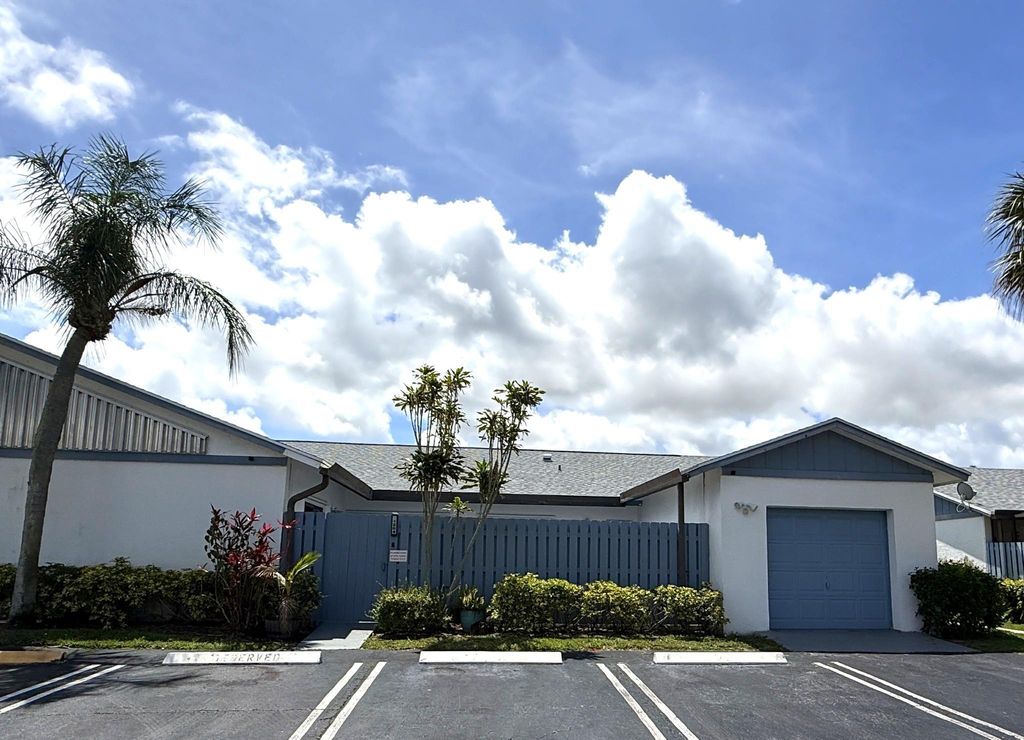 1204 Timberlane Circle 12d, Greenacres, FL 33463