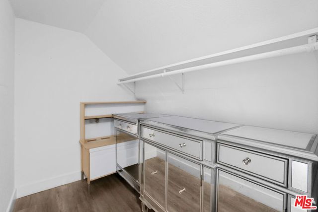 532 N Berendo Street, Los Angeles, CA 90004