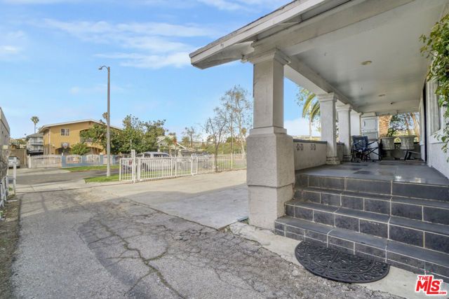 532 N Berendo Street, Los Angeles, CA 90004