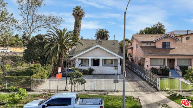 532 N Berendo Street, Los Angeles, CA 90004