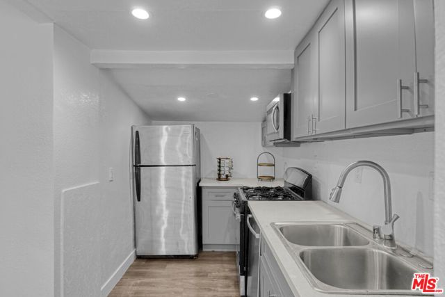 532 N Berendo Street, Los Angeles, CA 90004