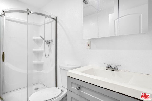 532 N Berendo Street, Los Angeles, CA 90004