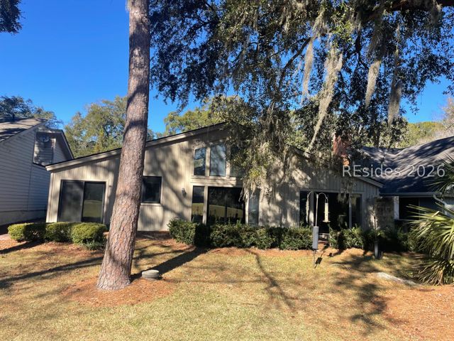 18 Water Oak Dr, Hilton Head Island, SC 29928
