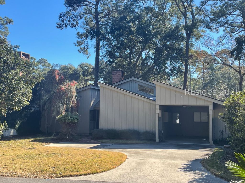 18 Water Oak Dr, Hilton Head Island, SC 29928