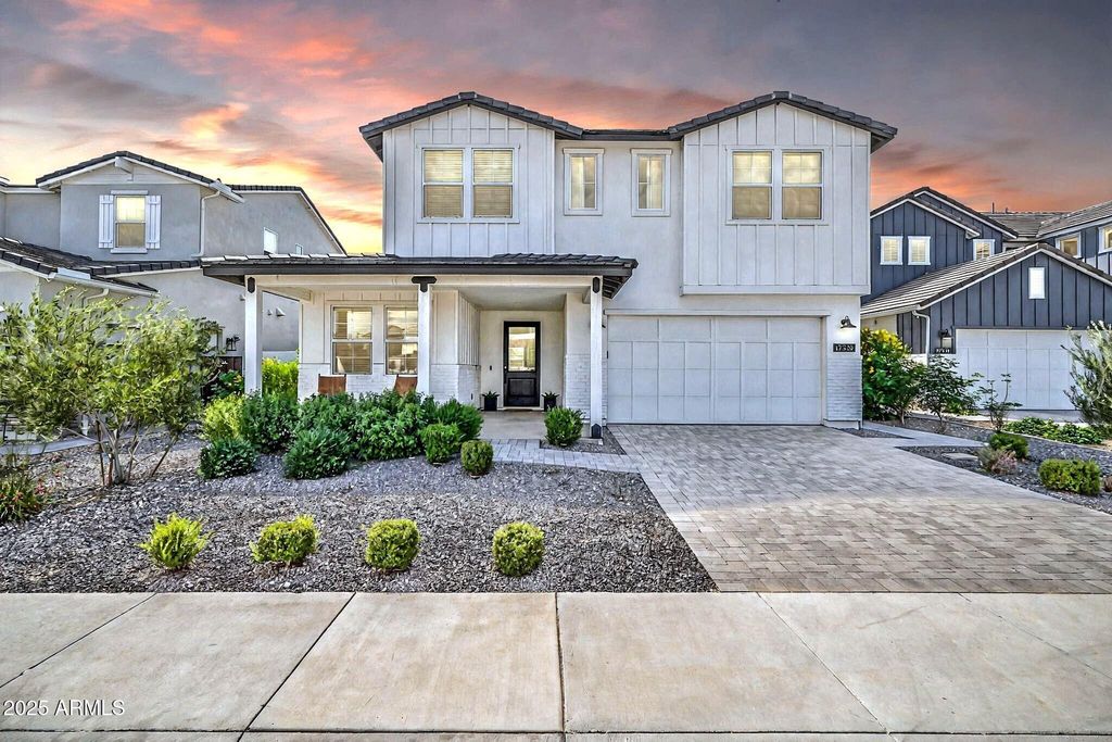 17329 W GRETNA Street, Surprise, AZ 85388