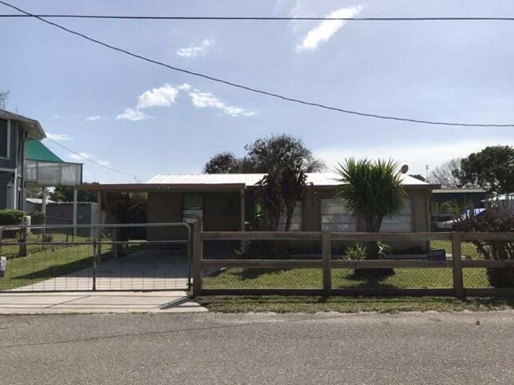 1038 8th Street, Okeechobee, FL 34974