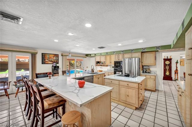 2935 South Torrey Pines Drive, Las Vegas, NV 89146