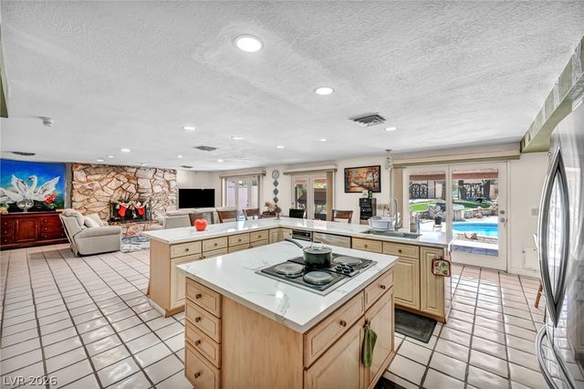 2935 South Torrey Pines Drive, Las Vegas, NV 89146