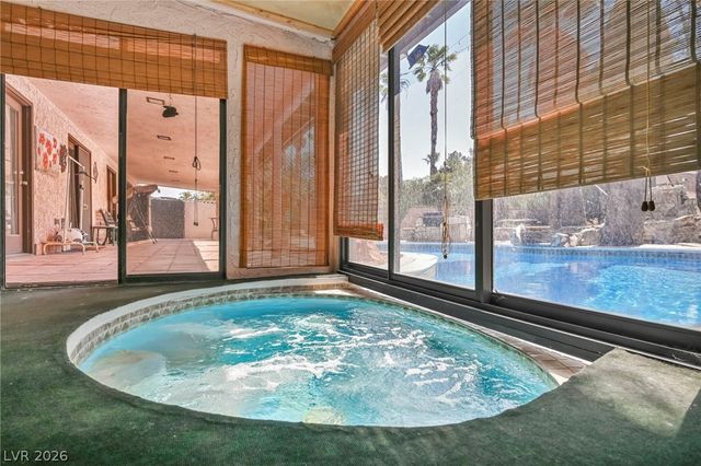 2935 South Torrey Pines Drive, Las Vegas, NV 89146