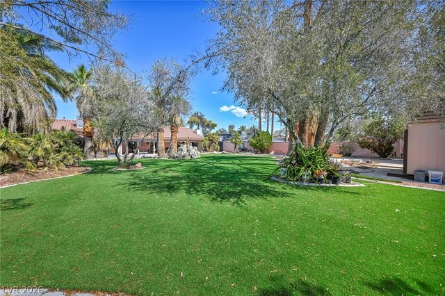 2935 South Torrey Pines Drive, Las Vegas, NV 89146
