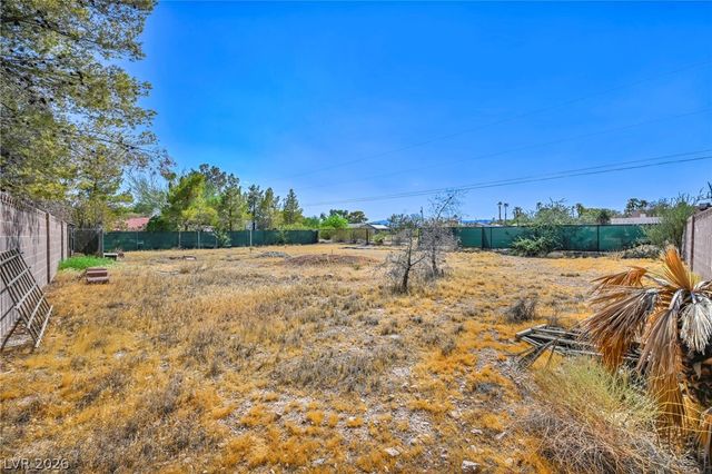 2935 South Torrey Pines Drive, Las Vegas, NV 89146