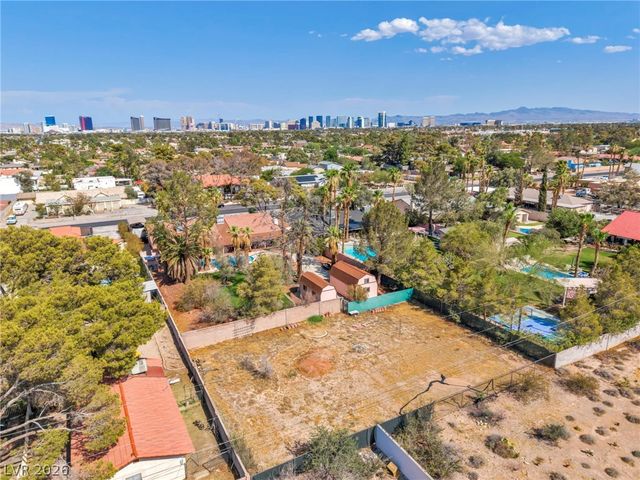 2935 South Torrey Pines Drive, Las Vegas, NV 89146